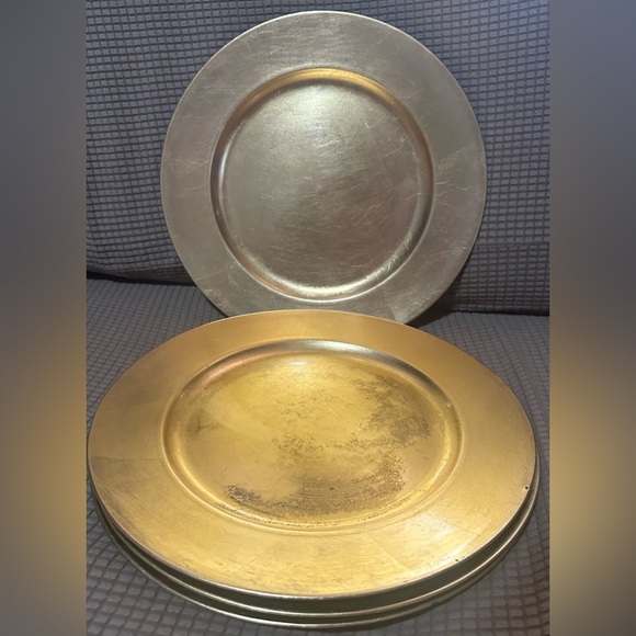 SET OF 4 GOLD CHARGER PLATES - Picture 4 of 5